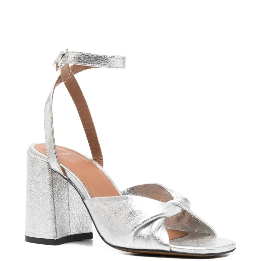 Босоножки с ремешком на щиколотке