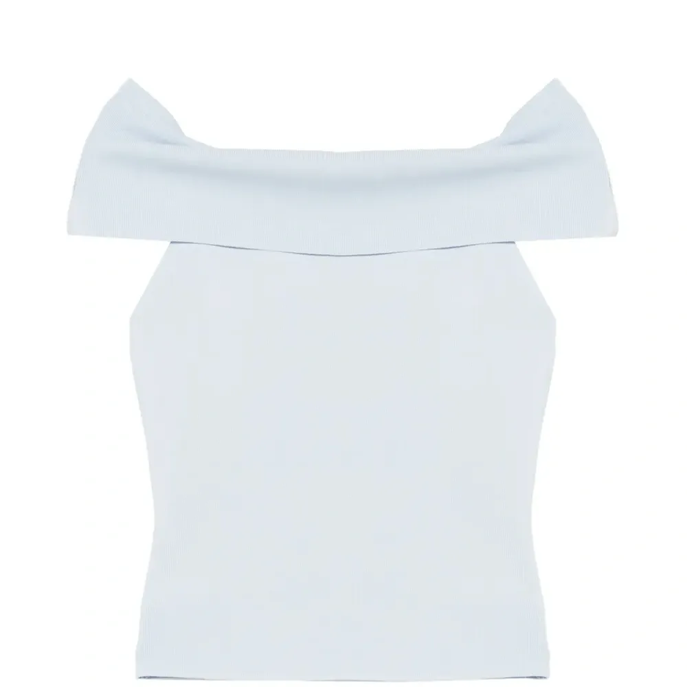 Топ с открытыми плечами