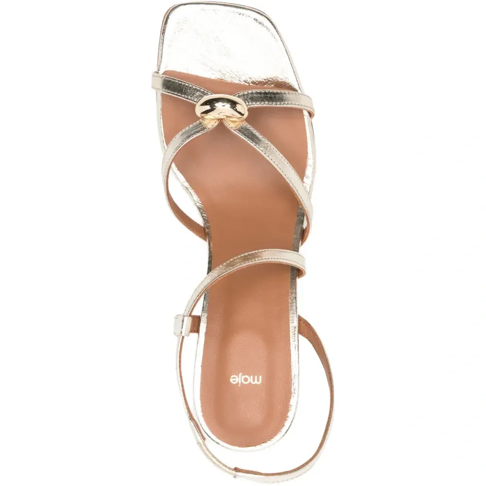 Сандалии с ремешками