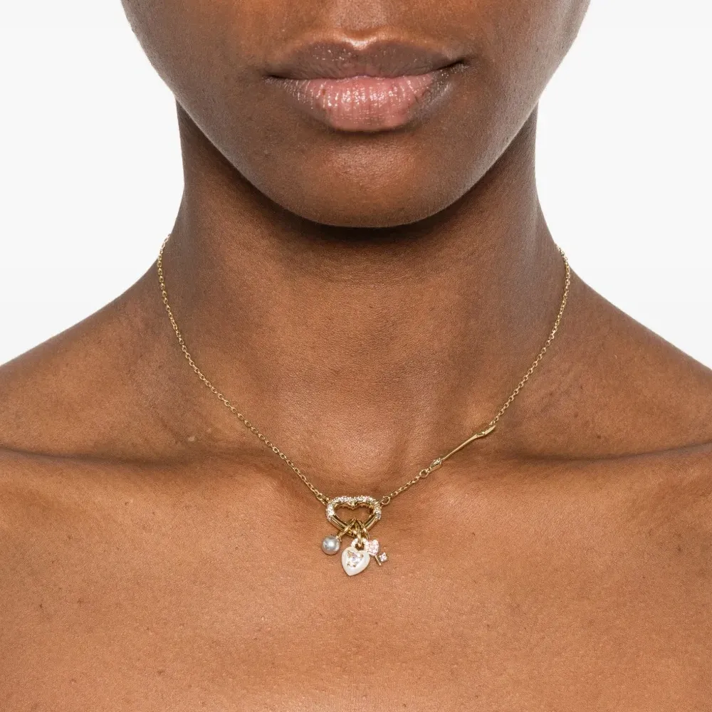 Колье с подвеской Колье с подвеской