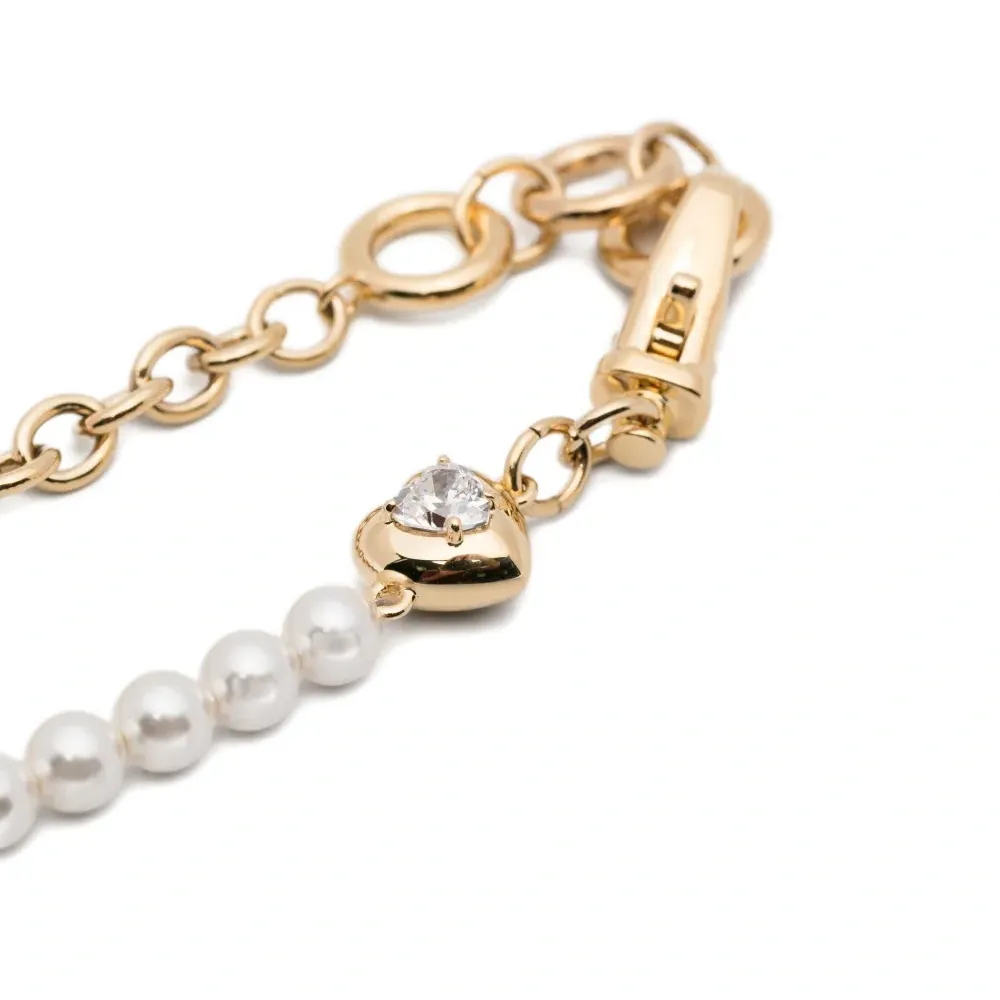 Браслет с декором в форме сердца Браслет с декором в форме сердца