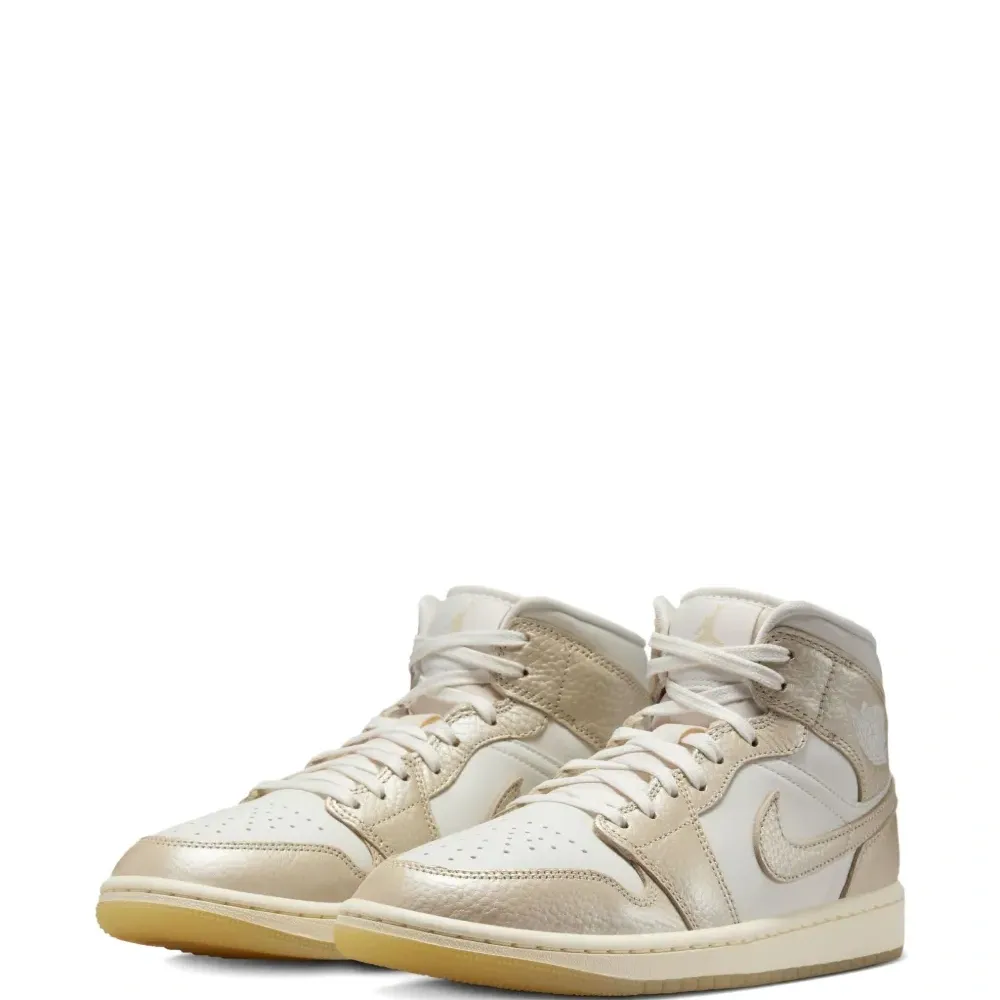 Кроссовки Air Jordan 1 Mid SE на шнуровке