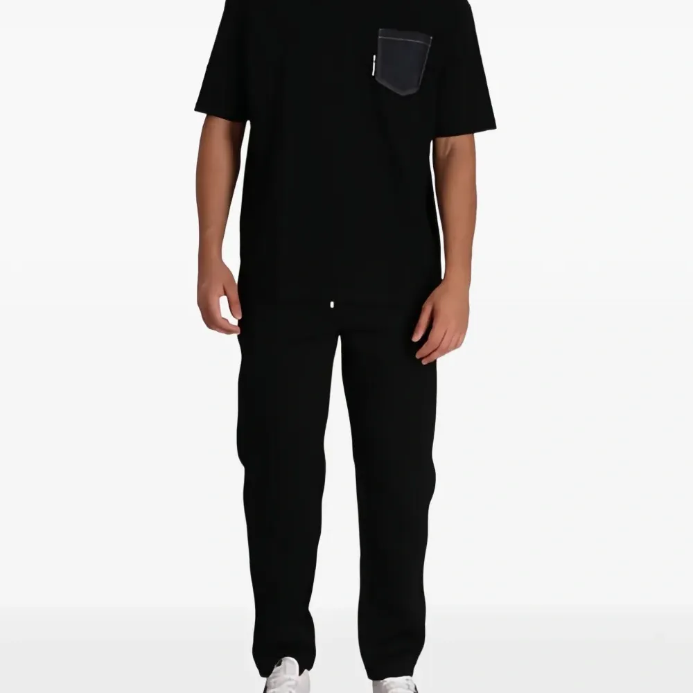 Футболка с круглым вырезом и карманом