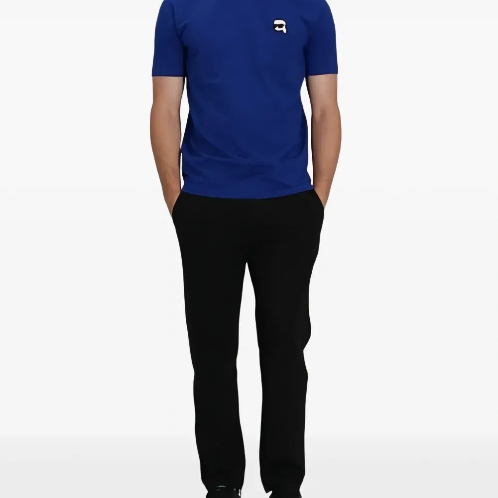 Футболка с круглым вырезом