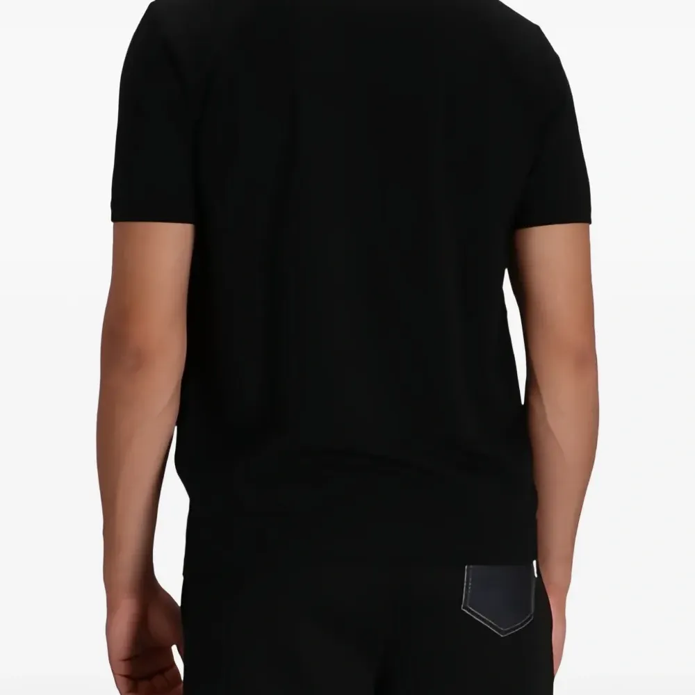 Футболка с круглым вырезом и карманом