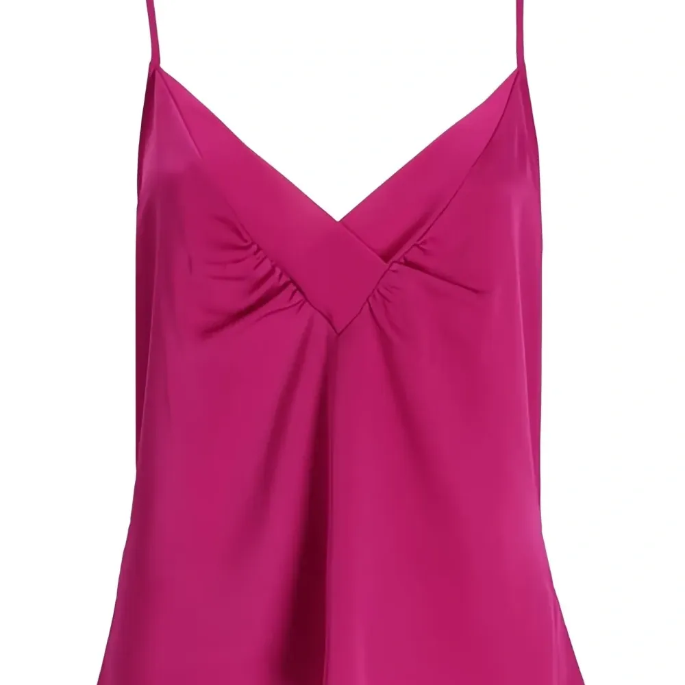 Топ с V-образным вырезом