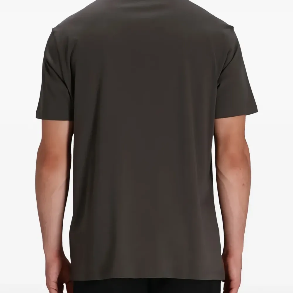 Футболка с логотипом