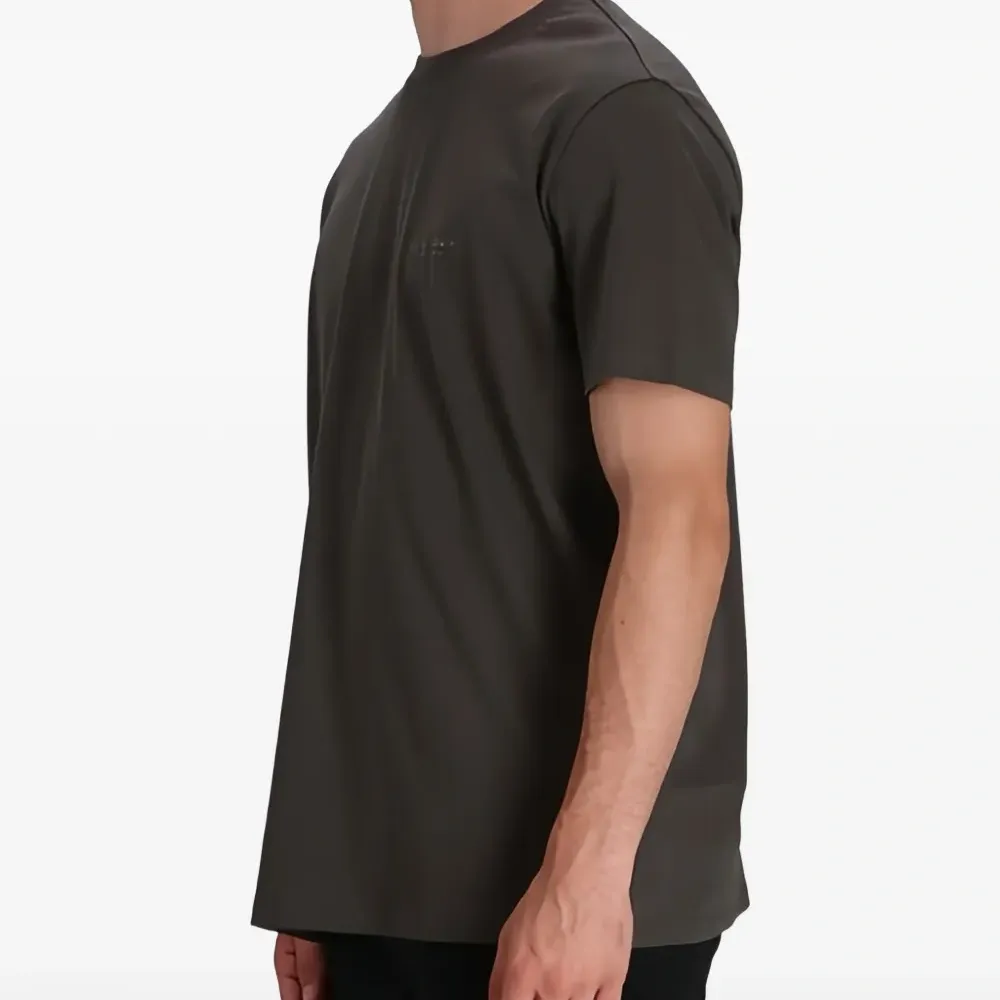 Футболка с логотипом