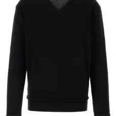 Шерстяной свитер с V-образным вырезом