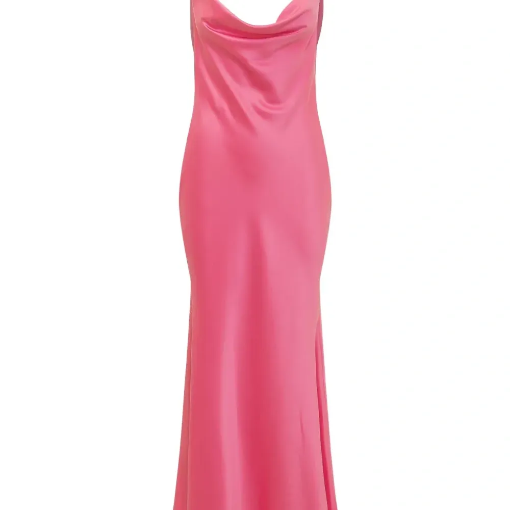 Платье с цепочкой