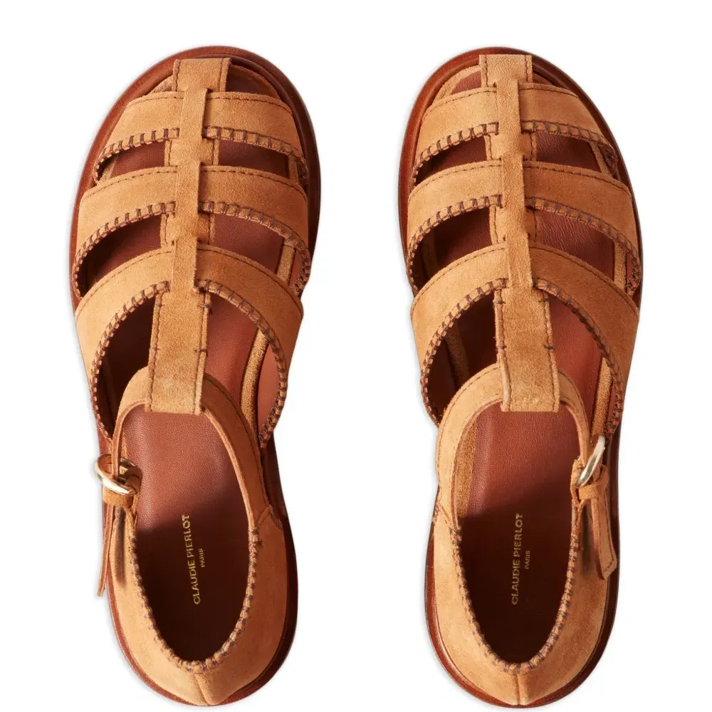 Босоножки с пряжками