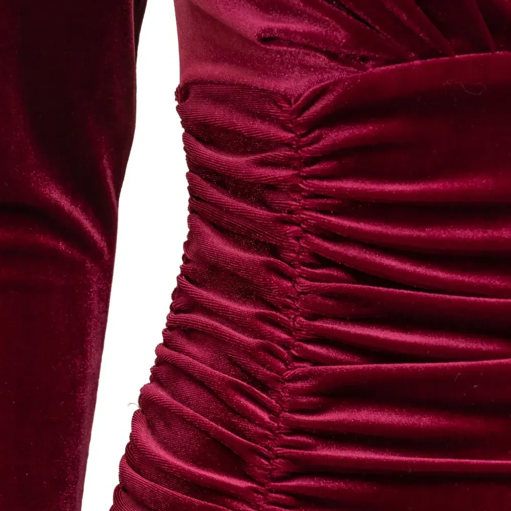 Платье со сборками