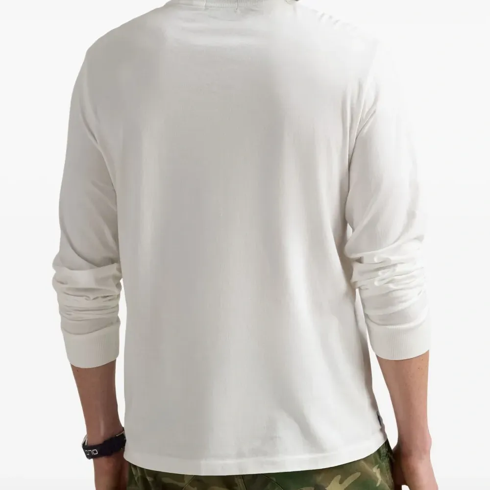 Футболка с длинными рукавами Футболка с длинными рукавами