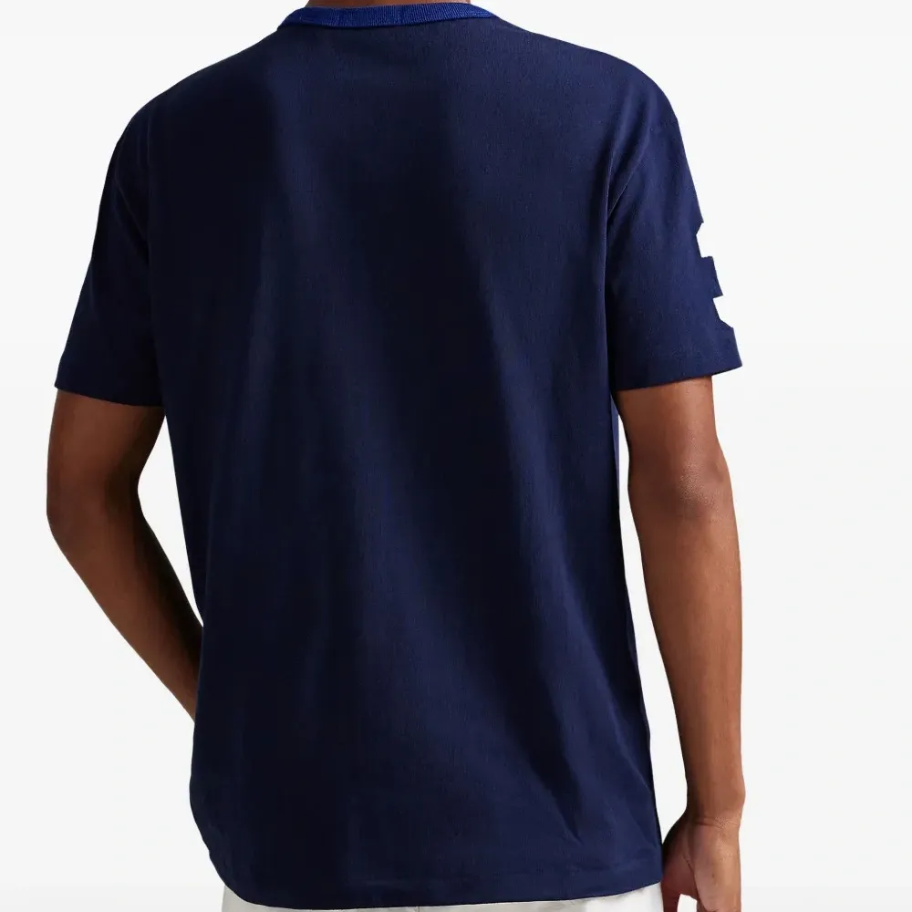 Футболка с графическим логотипом