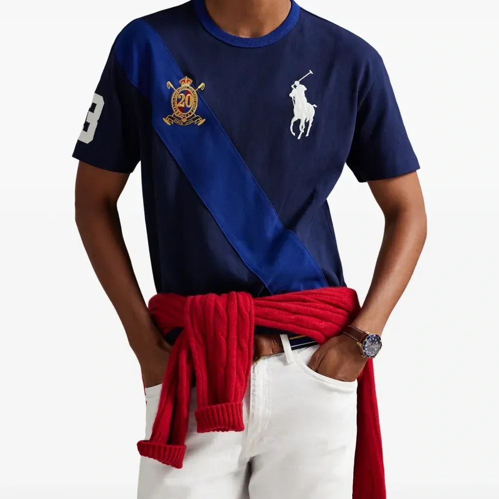 Футболка с графическим логотипом