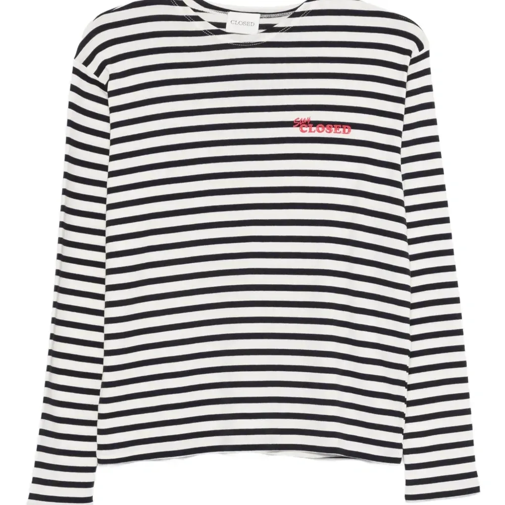 Полосатая футболка