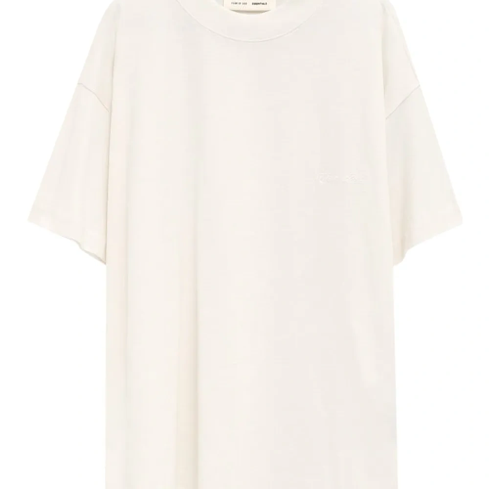 Футболка с вышитым логотипом