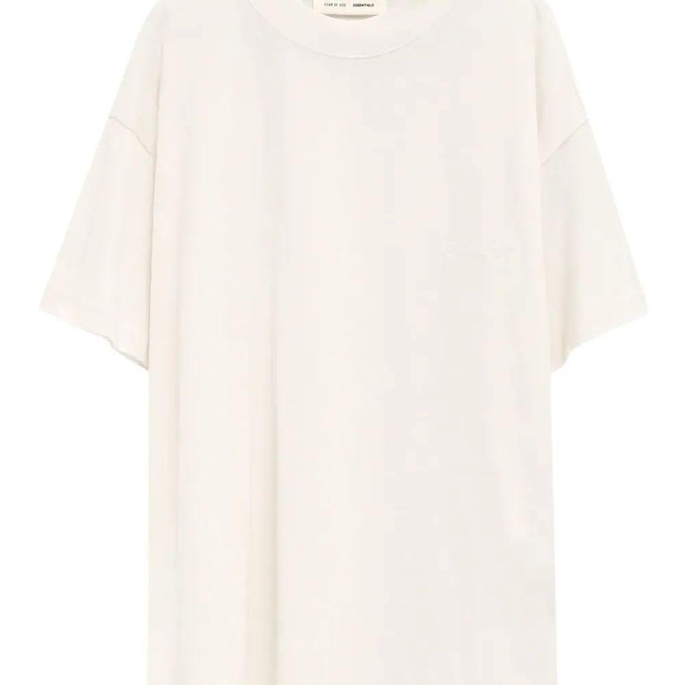 Футболка с вышитым логотипом