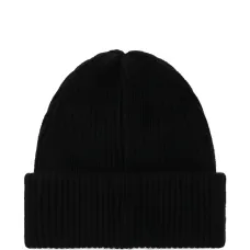 Вязаная шапка в рубчик