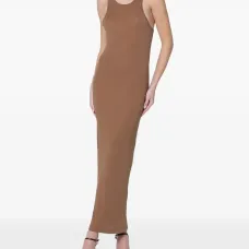 Платье миди с круглым вырезом Платье миди с круглым вырезом