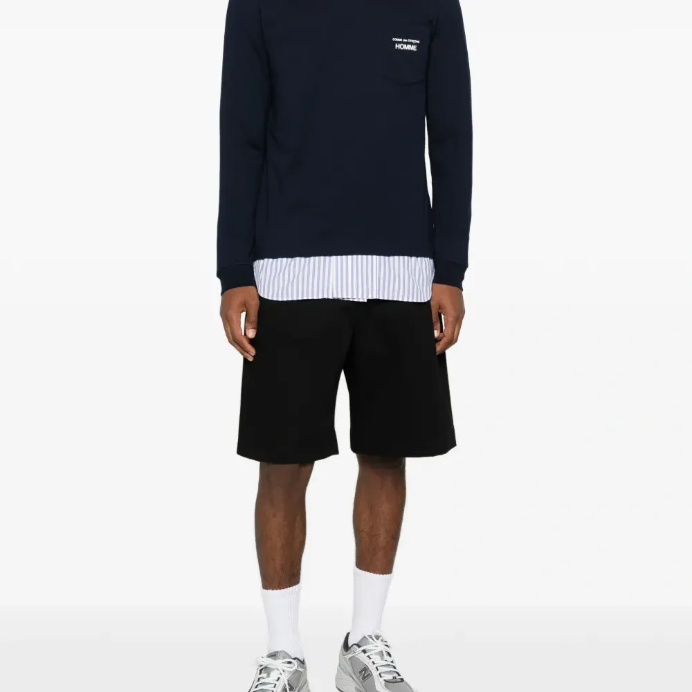 Топ с длинными рукавами и карманом