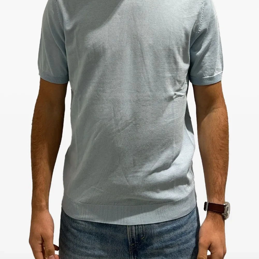 Футболка с круглым вырезом