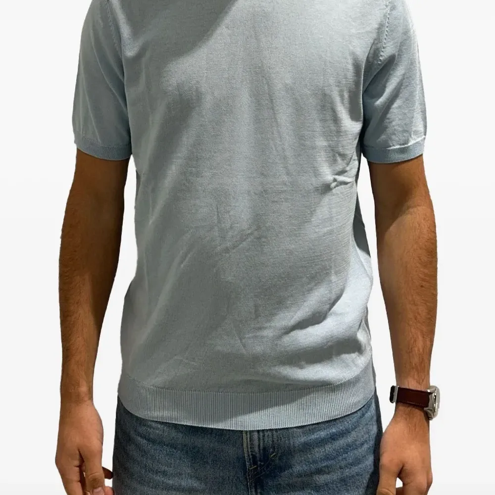 Футболка с круглым вырезом