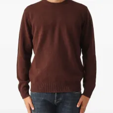 Свитер с круглым вырезом