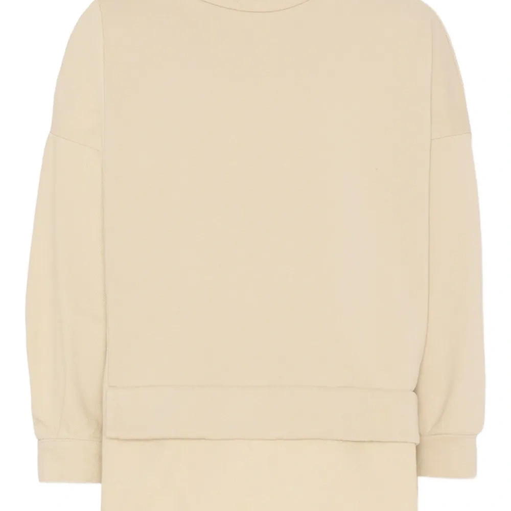 Свитер с круглым вырезом