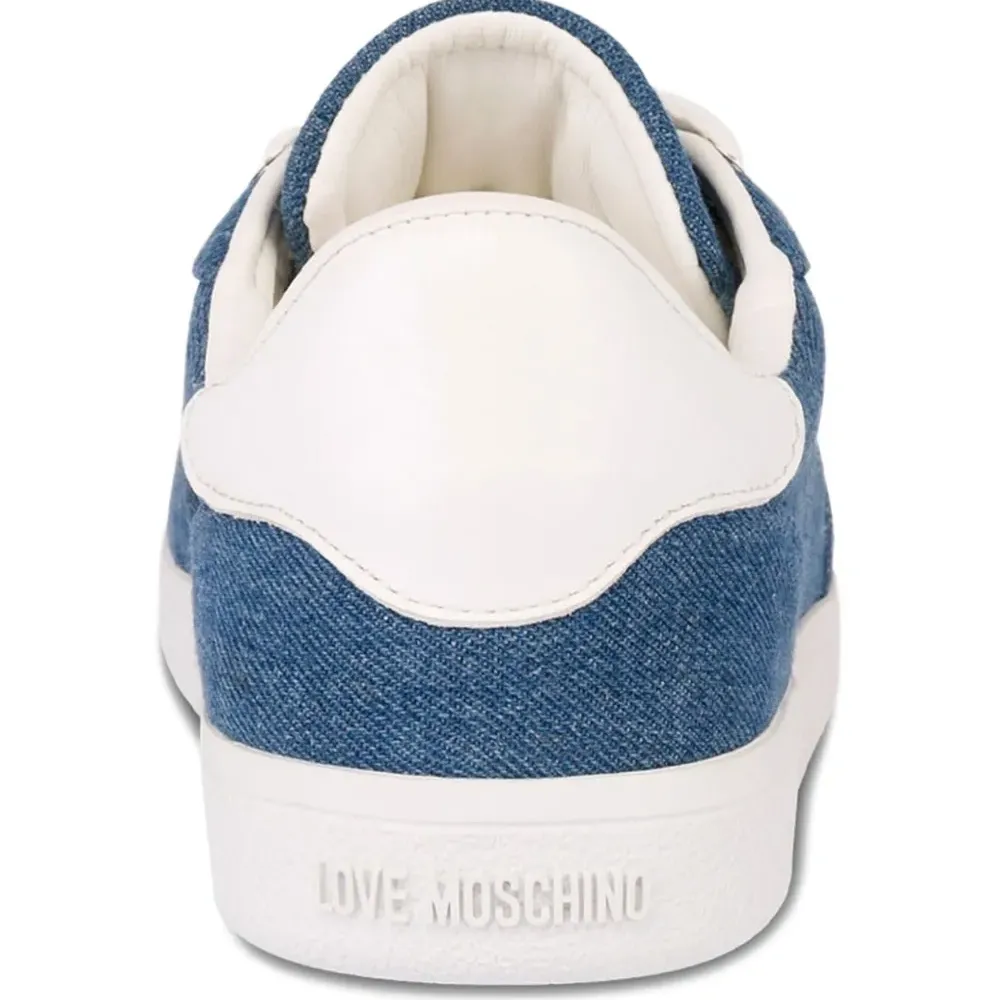 Кроссовки на шнуровке Кроссовки на шнуровке