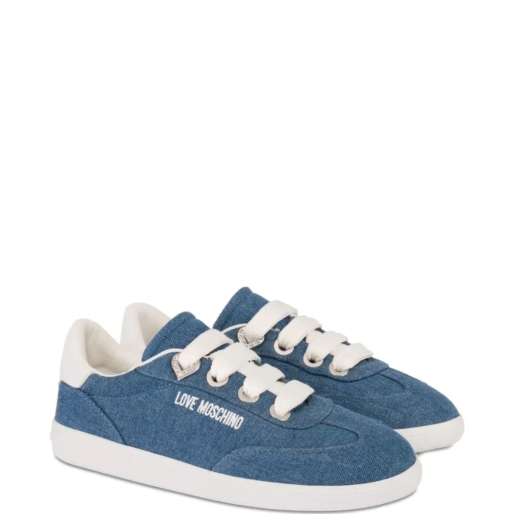 Кроссовки на шнуровке Кроссовки на шнуровке