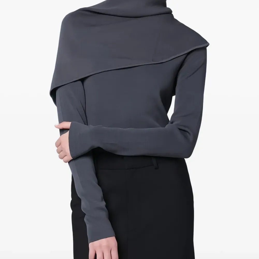 Топ с высоким воротником