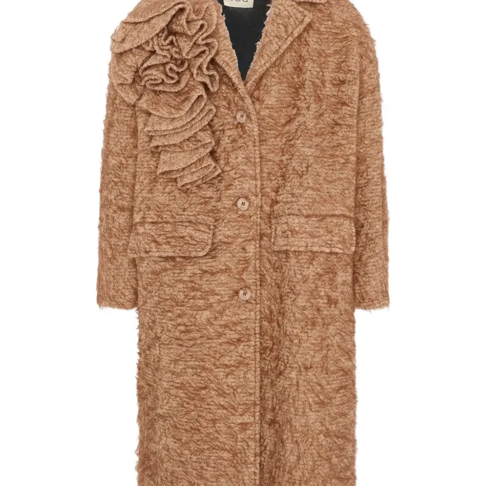 Пальто с длинными рукавами и оборками