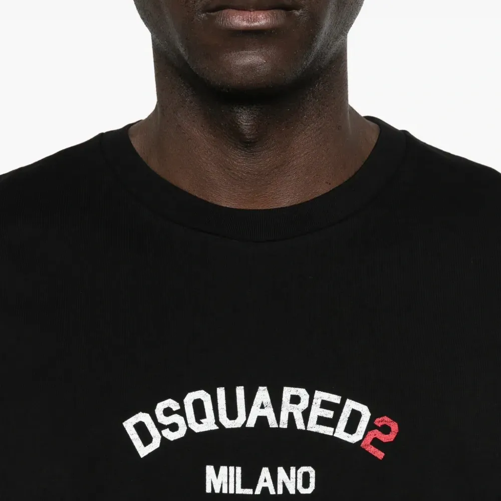 Футболка с логотипом