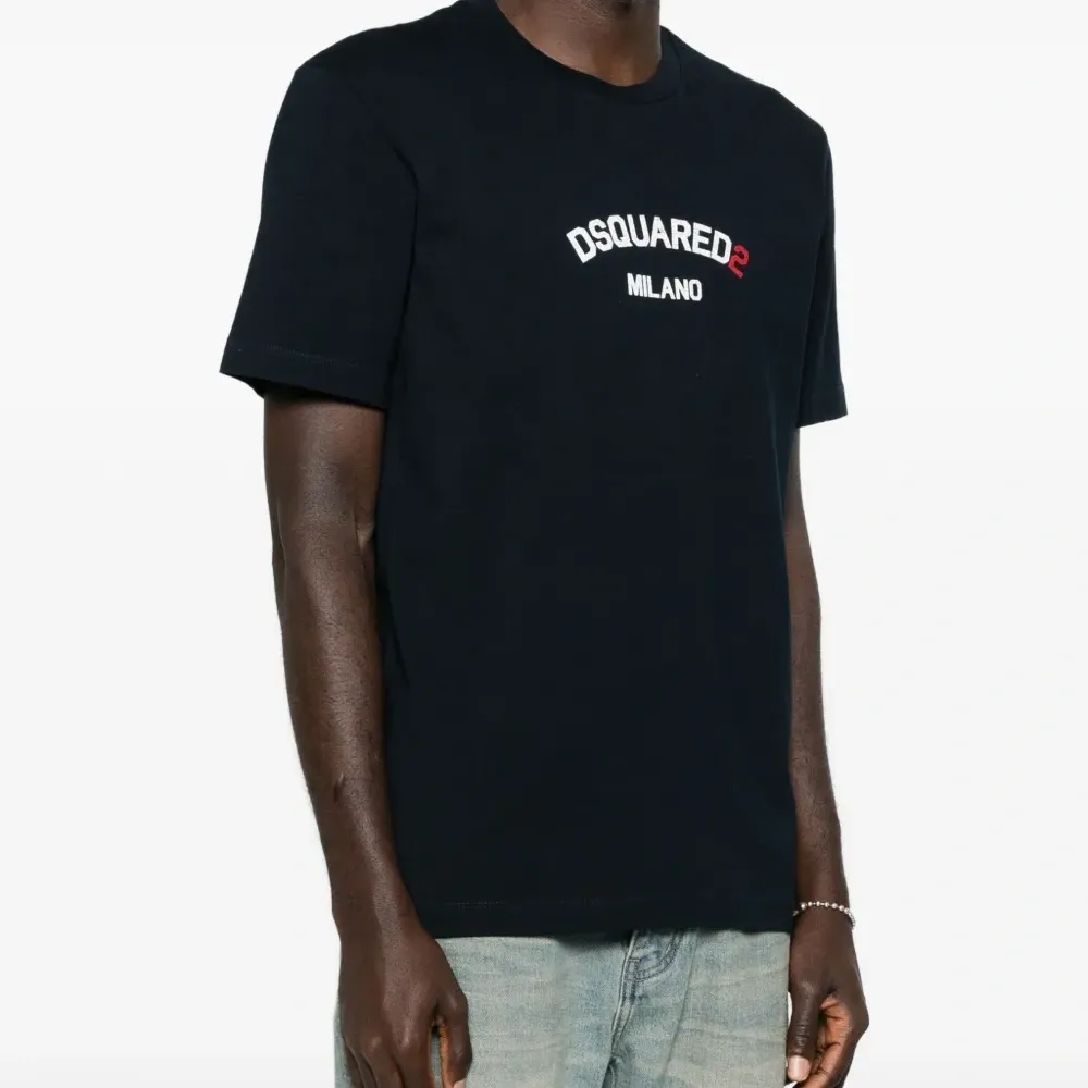 Футболка с логотипом