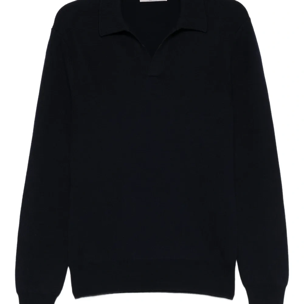 Свитер с воротником