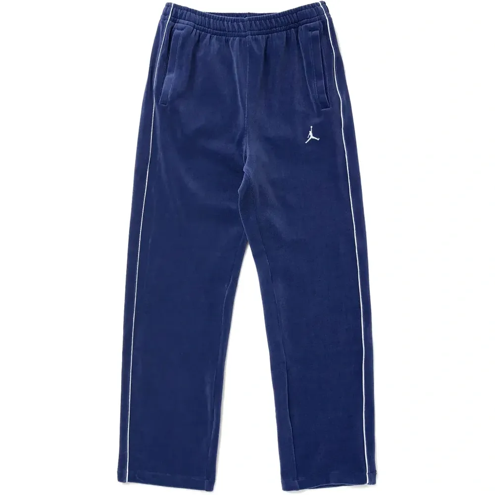 Спортивные брюки с кантами