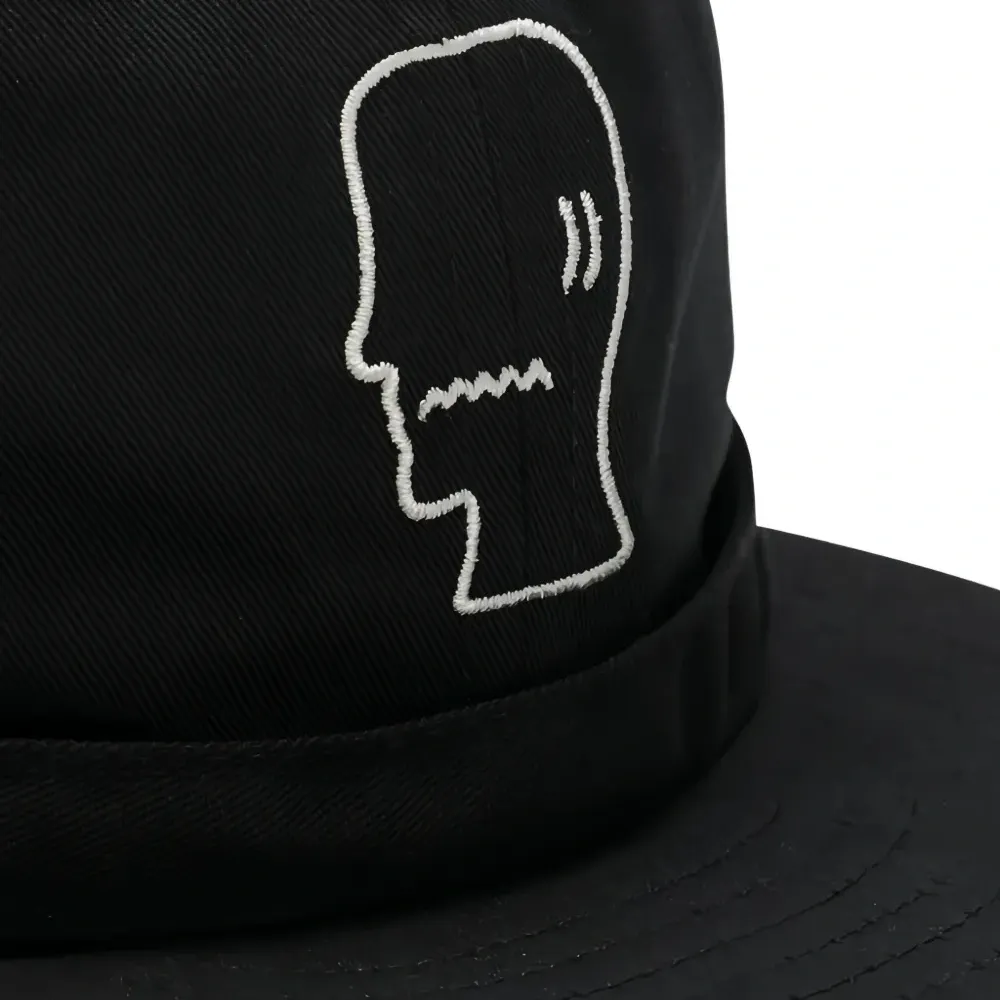 Вышитая кепка