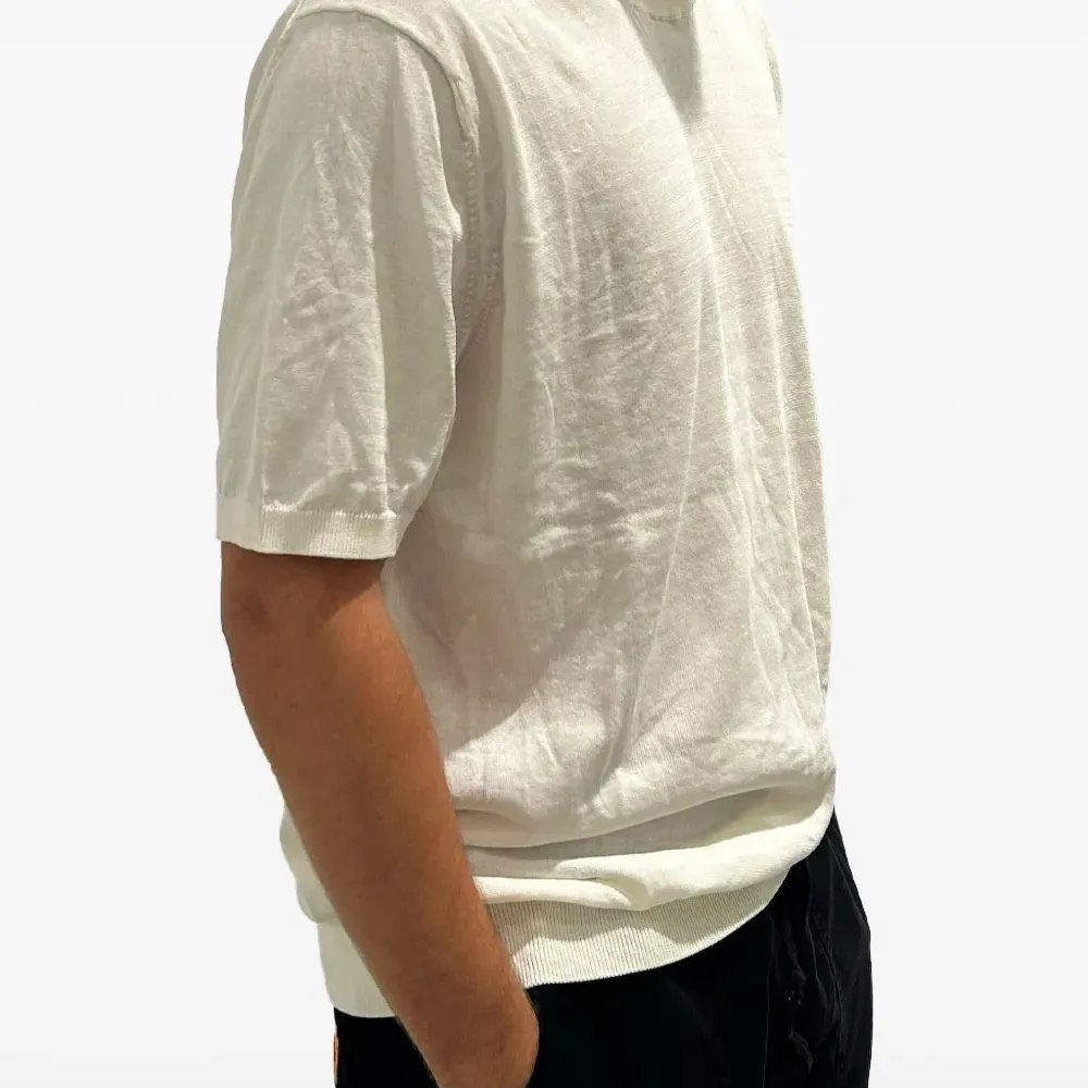 Футболка с круглым вырезом