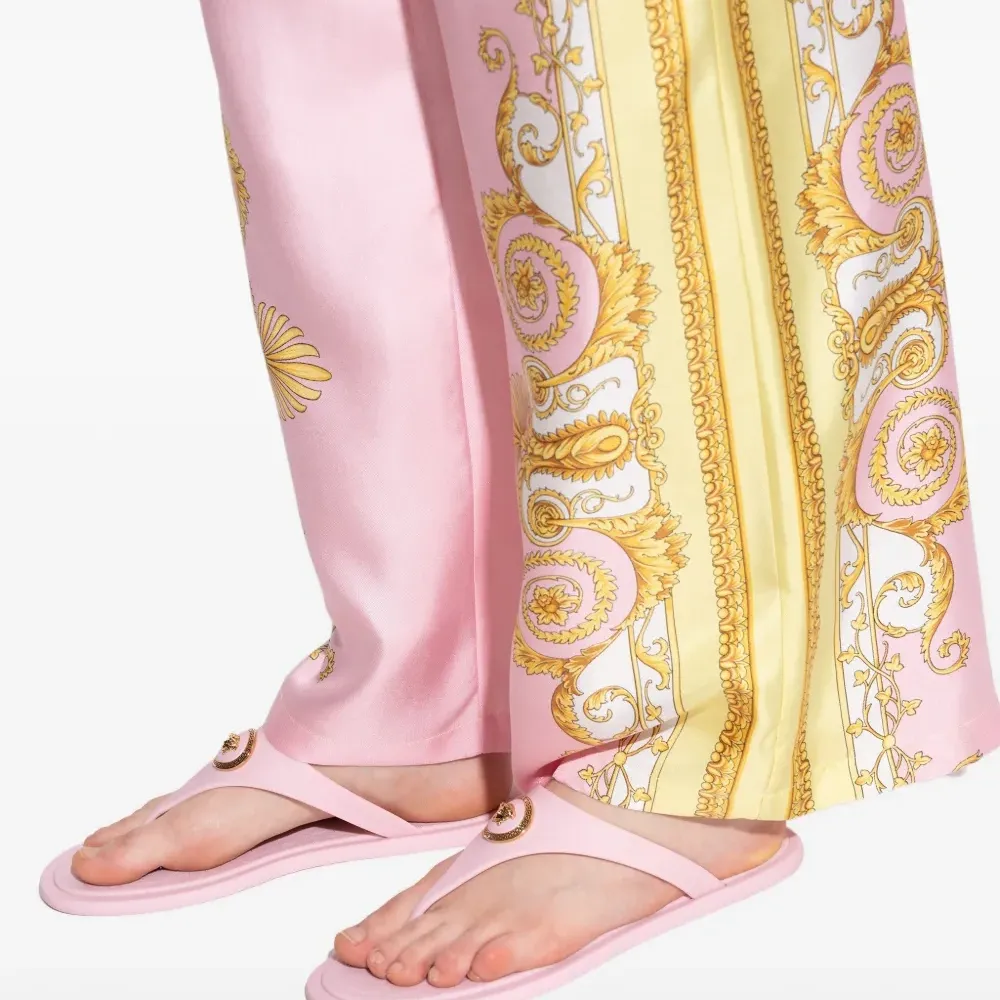 Шлепанцы Alia с декором Medusa