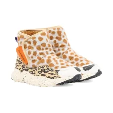 Кроссовки из коллаборации с Naturino