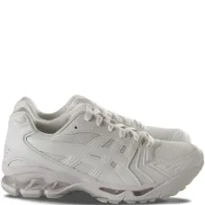 Кроссовки с логотипом