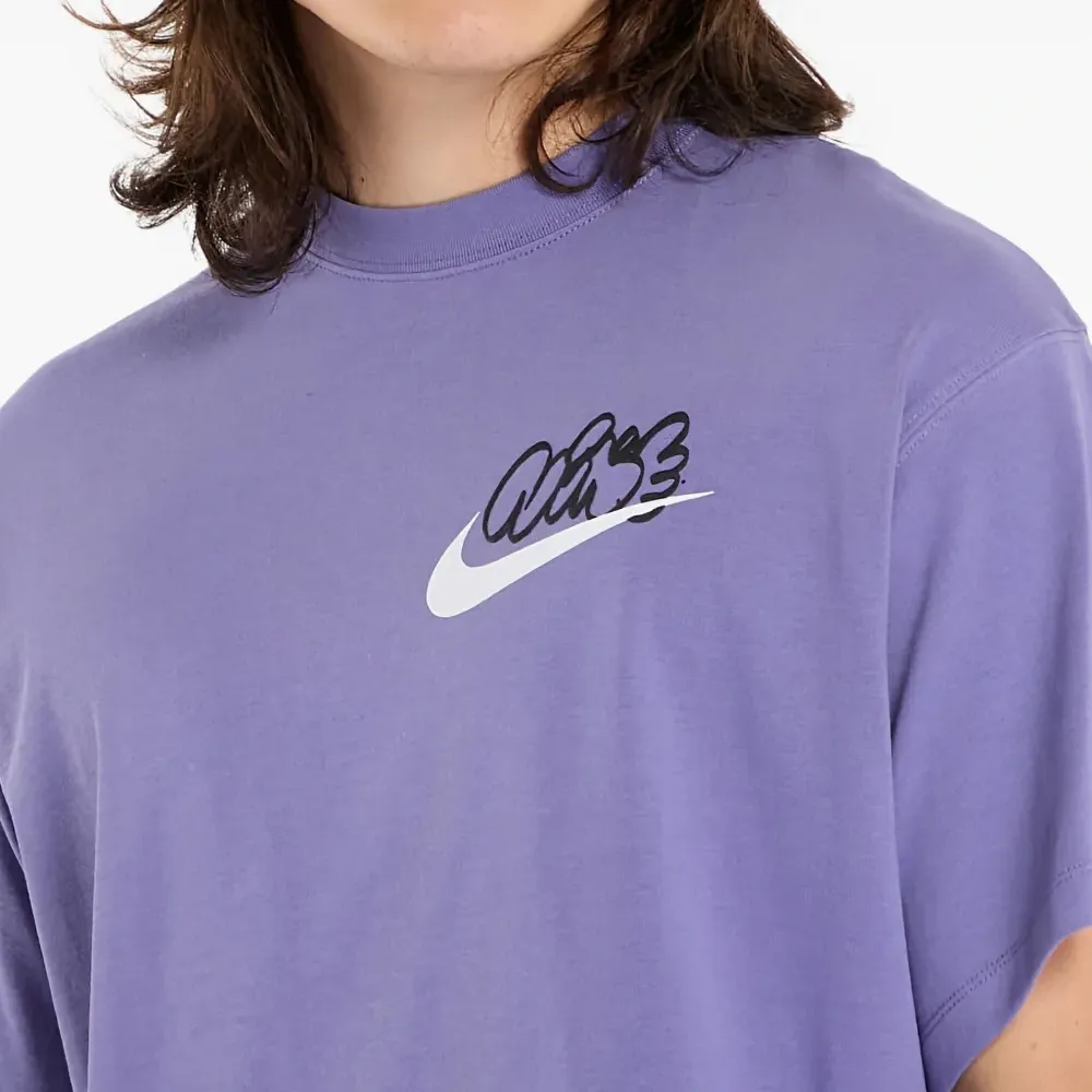 Футболка с графичным принтом Swoosh Футболка с графичным принтом Swoosh