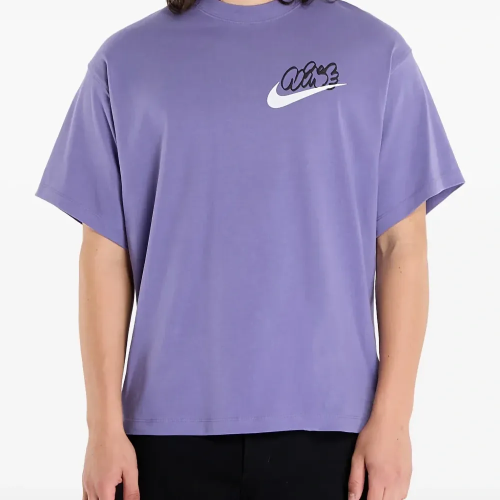 Футболка с графичным принтом Swoosh Футболка с графичным принтом Swoosh