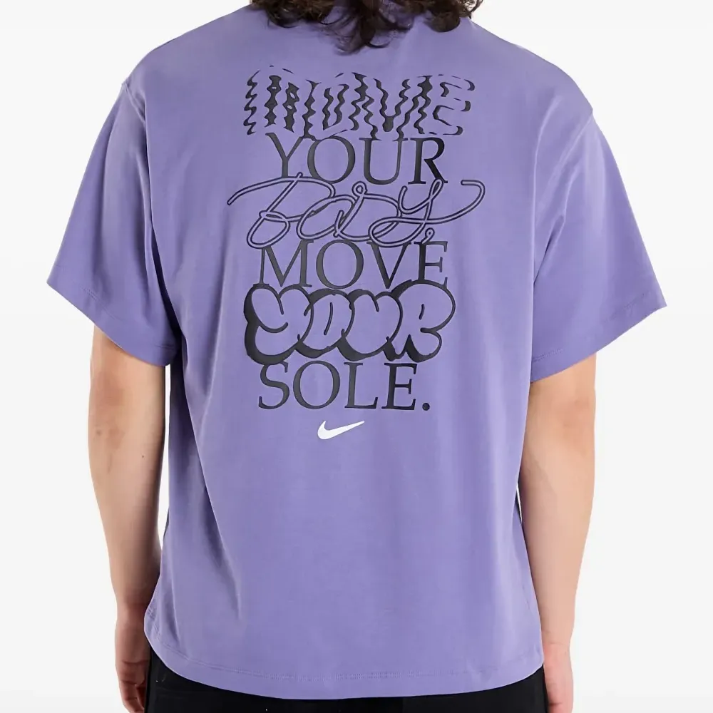 Футболка с графичным принтом Swoosh Футболка с графичным принтом Swoosh