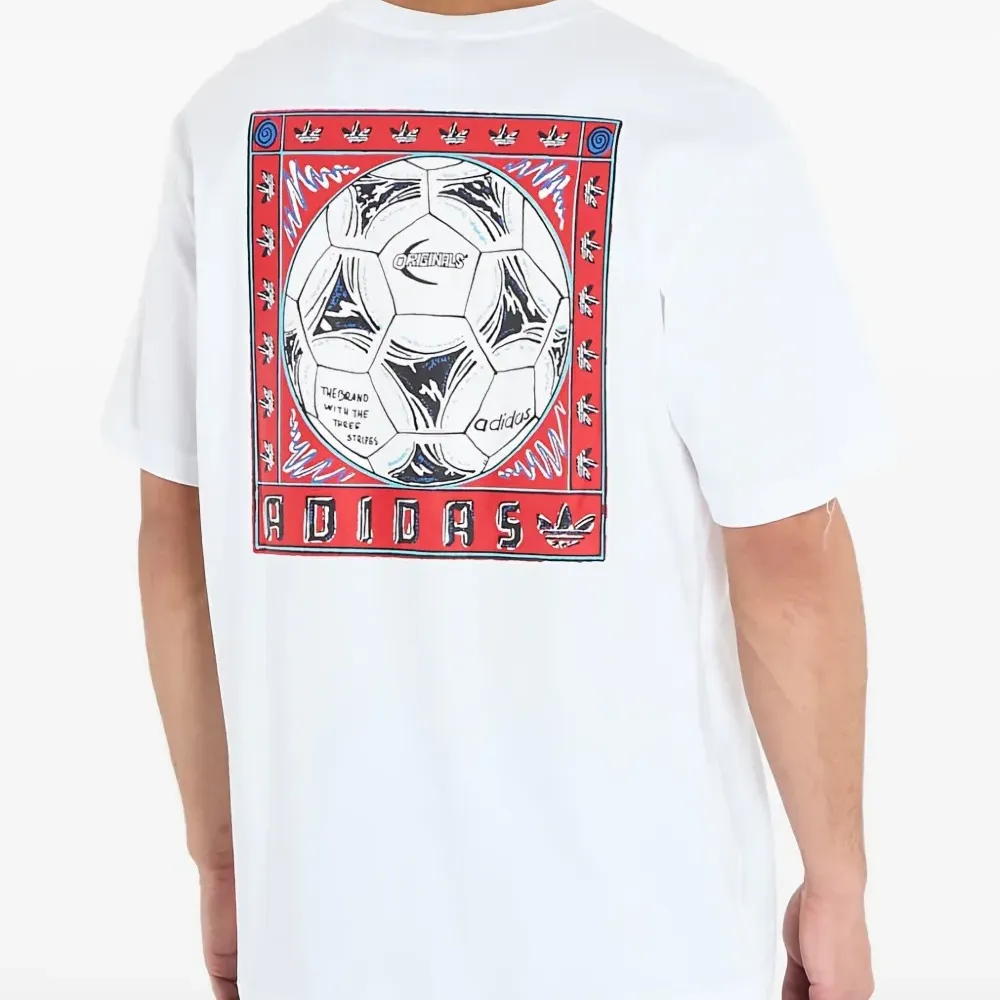 Футболка с графичным принтом