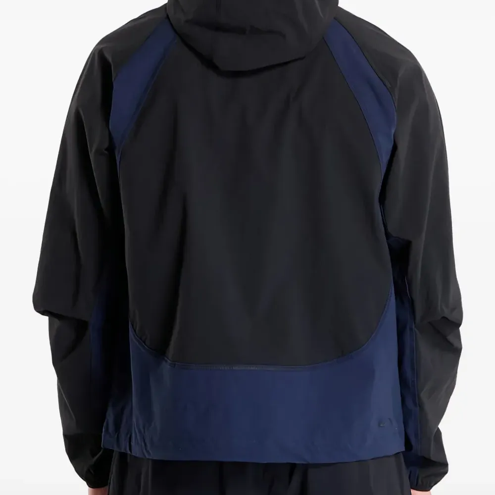 Куртка в стиле колор-блок