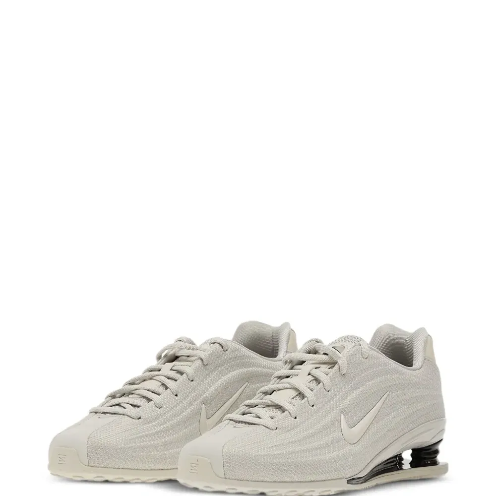 Кроссовки Shox