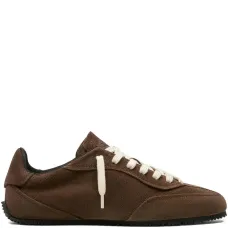 Кроссовки на шнуровке