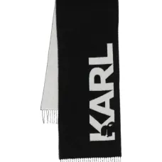 Шарф с бахромой и логотипом